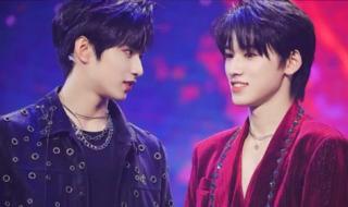 刘耀文拍初中毕业照